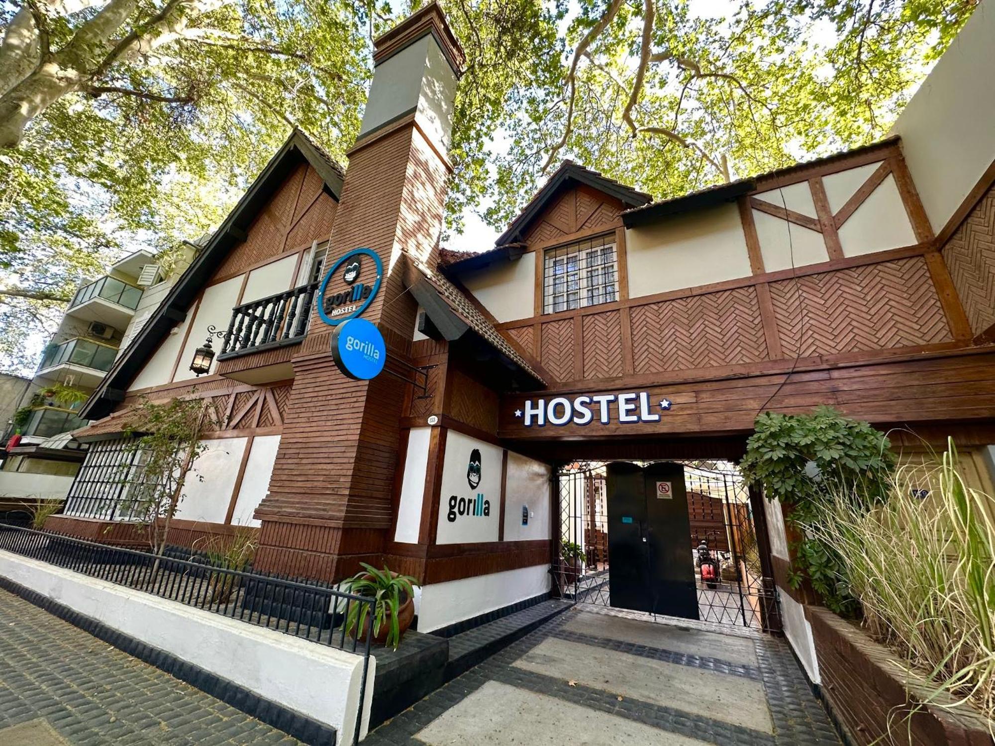 Gorilla Hostel Мендоса Екстер'єр фото