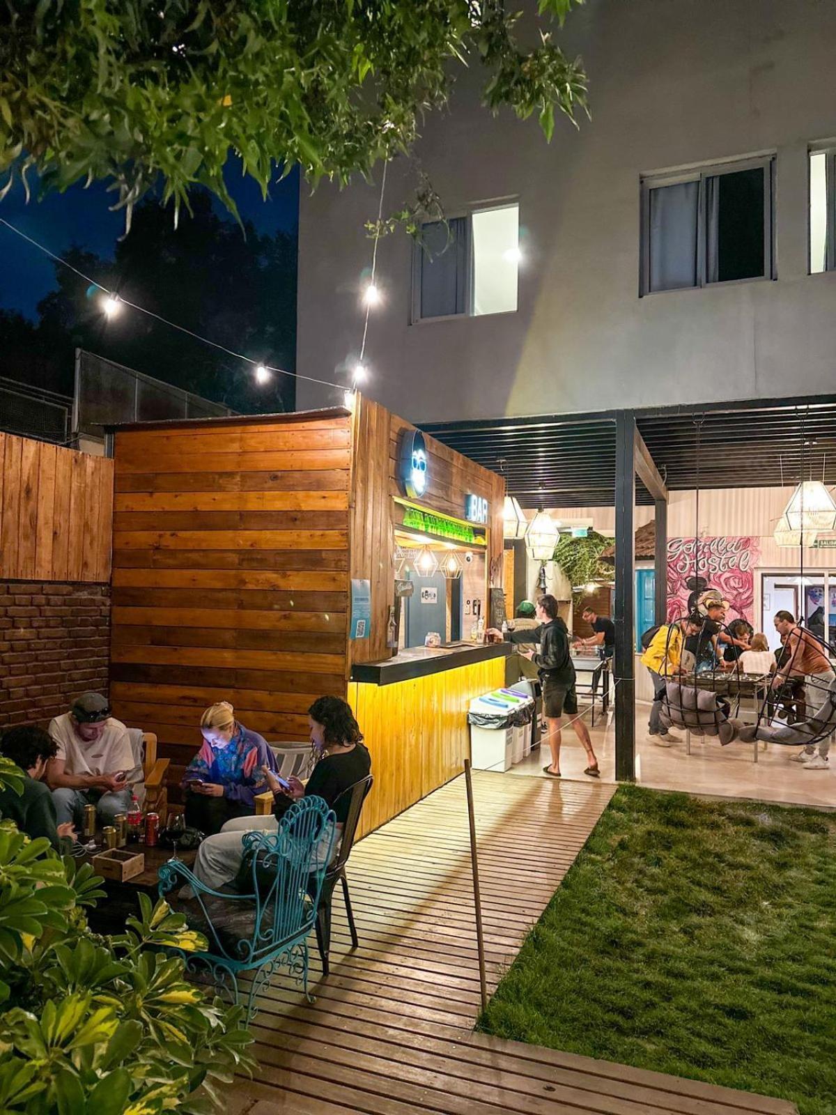 Gorilla Hostel Мендоса Екстер'єр фото