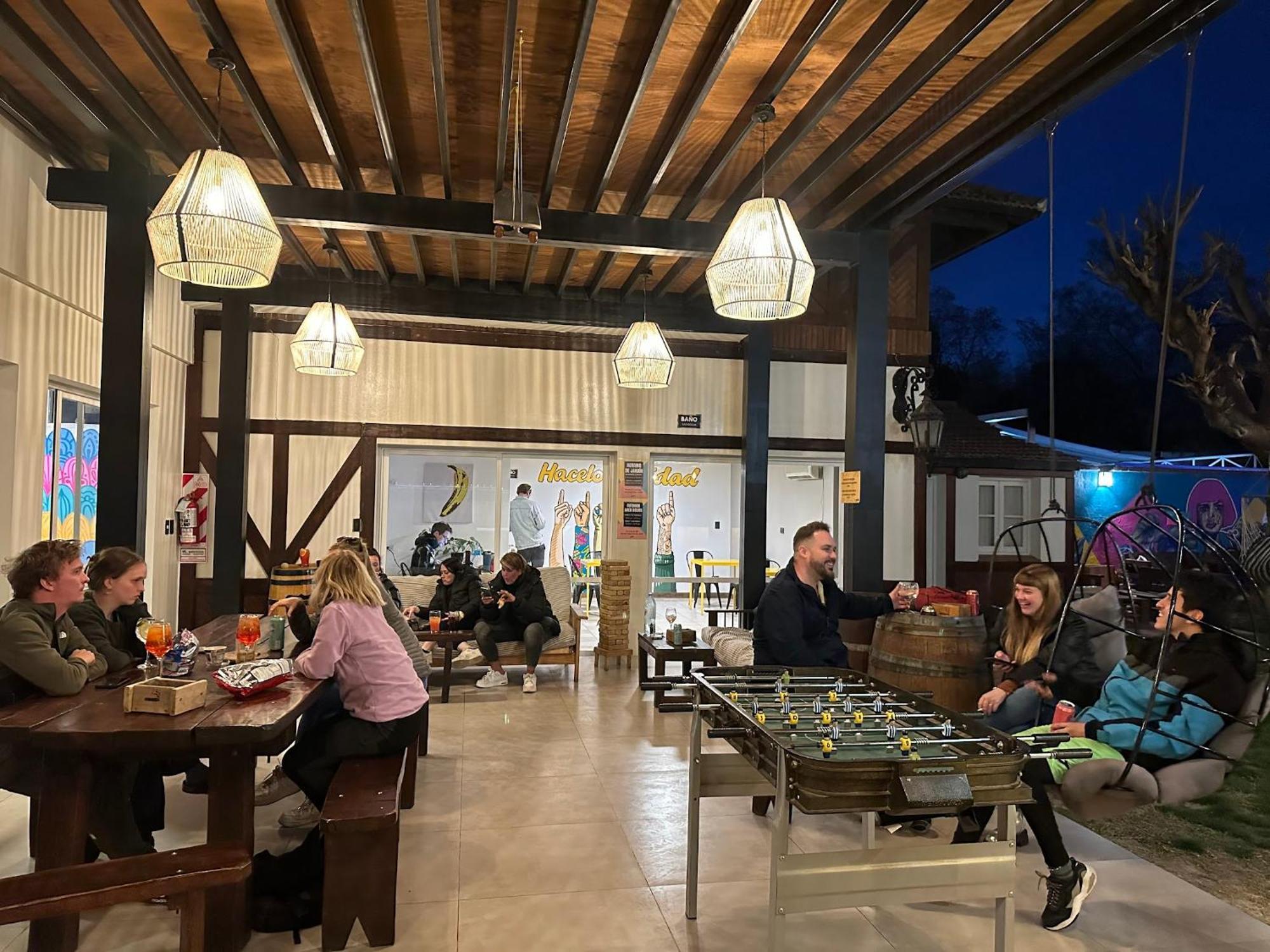 Gorilla Hostel Мендоса Екстер'єр фото