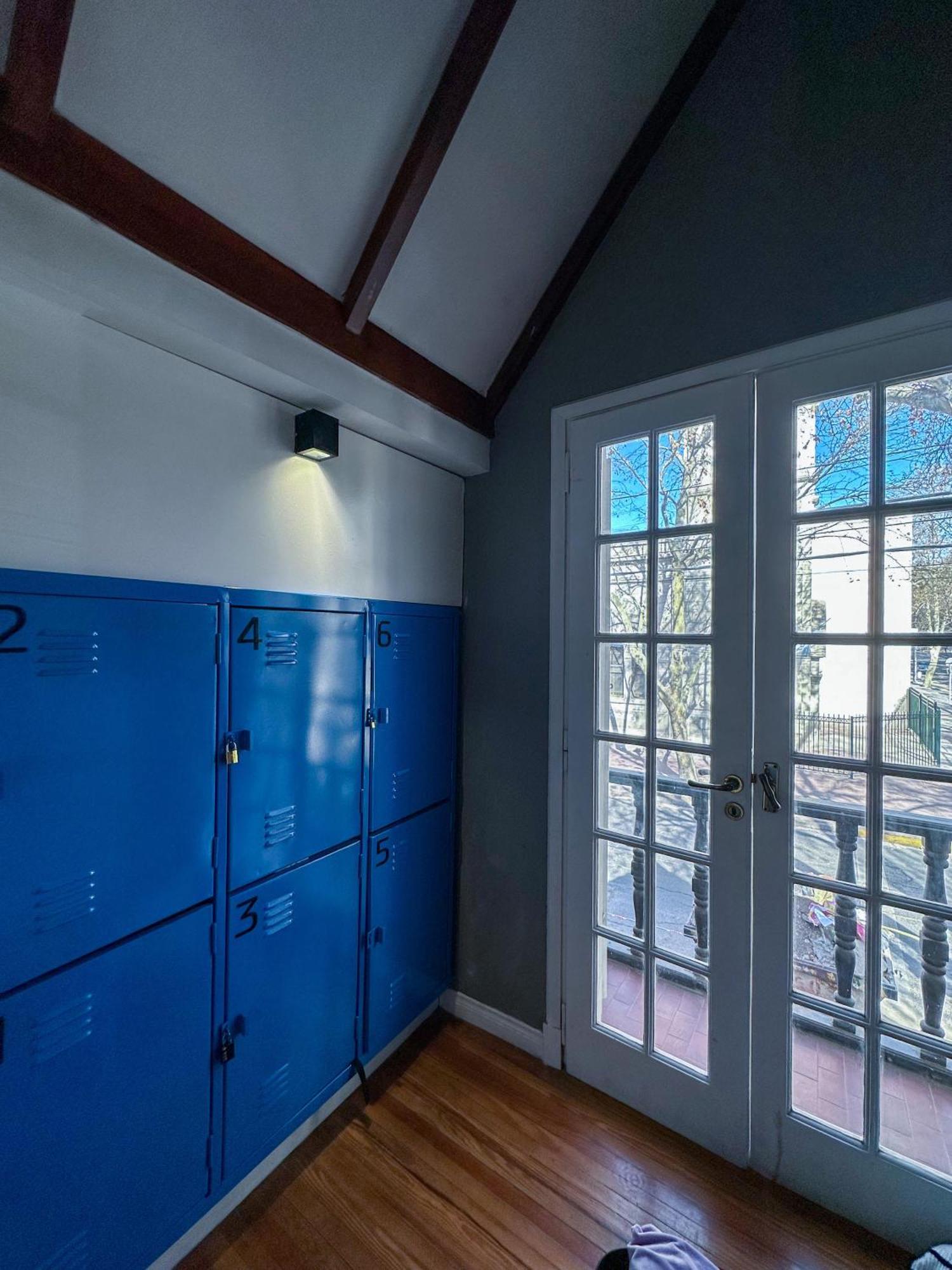 Gorilla Hostel Мендоса Екстер'єр фото
