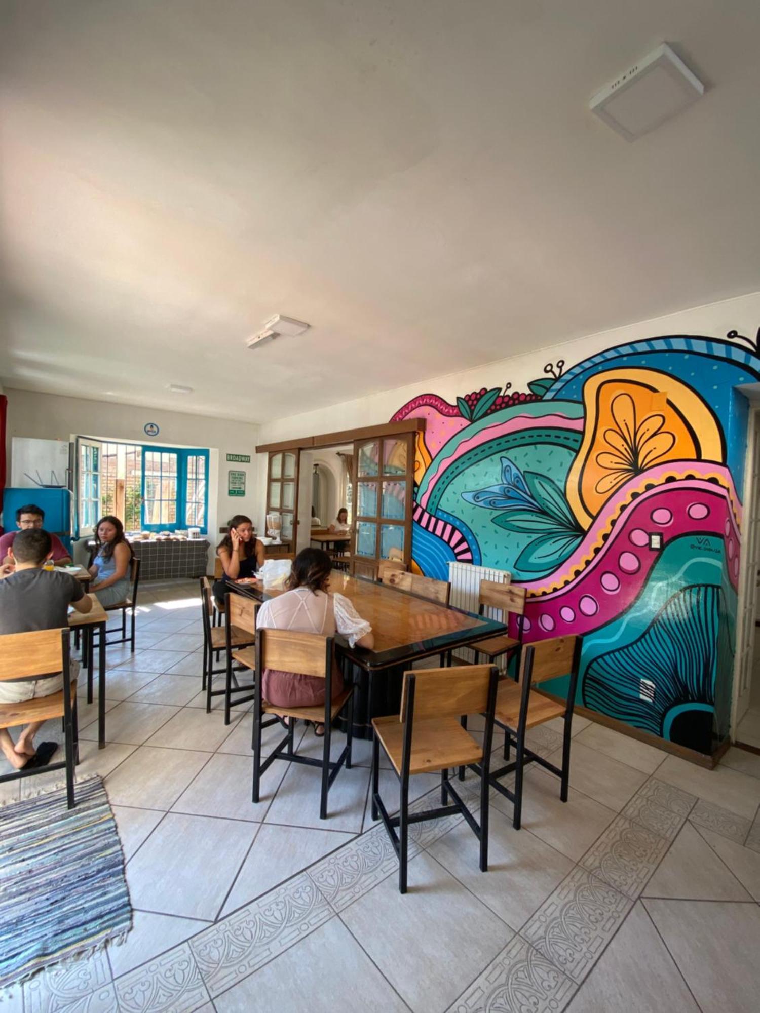 Gorilla Hostel Мендоса Екстер'єр фото