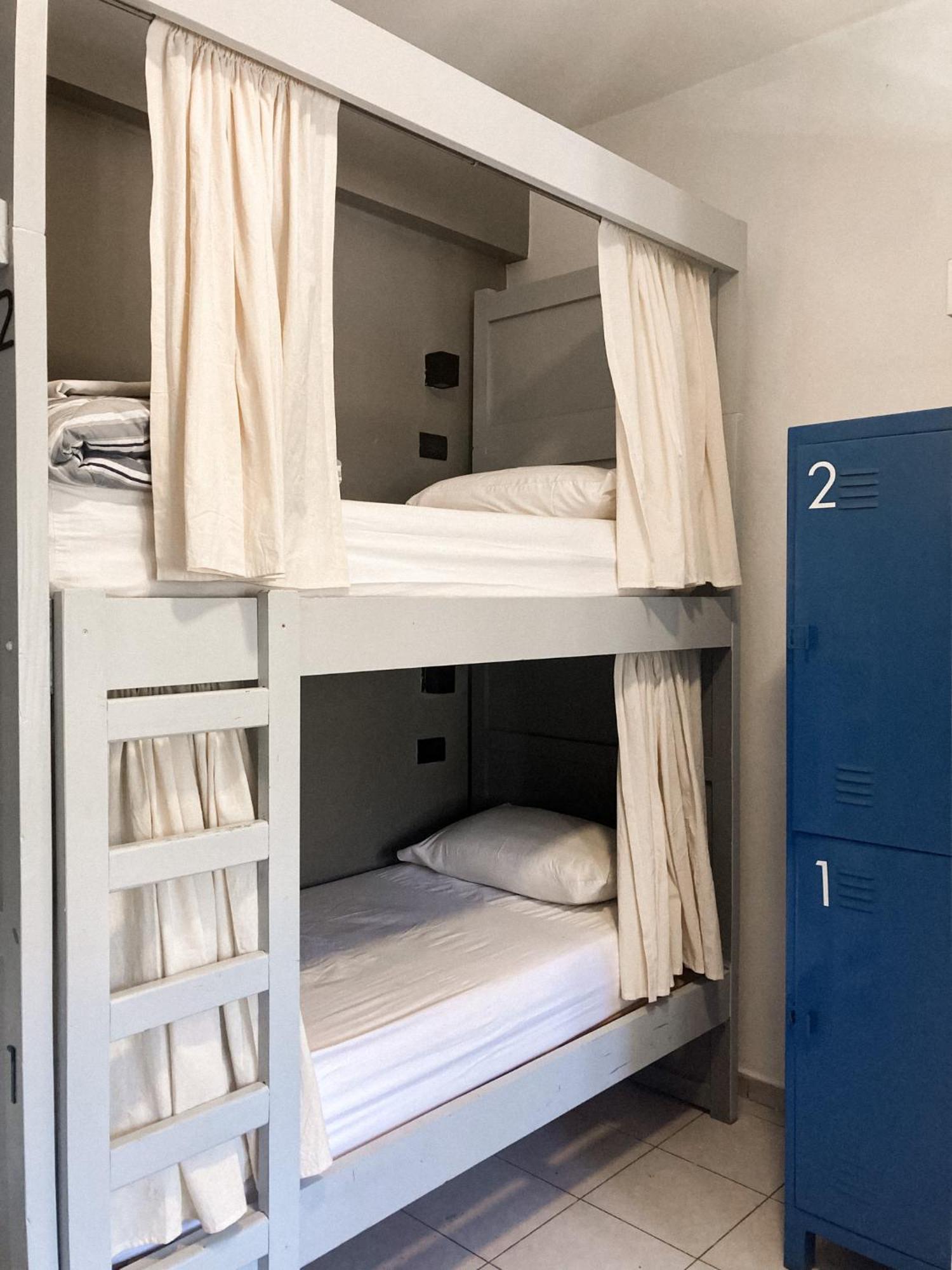 Gorilla Hostel Мендоса Екстер'єр фото