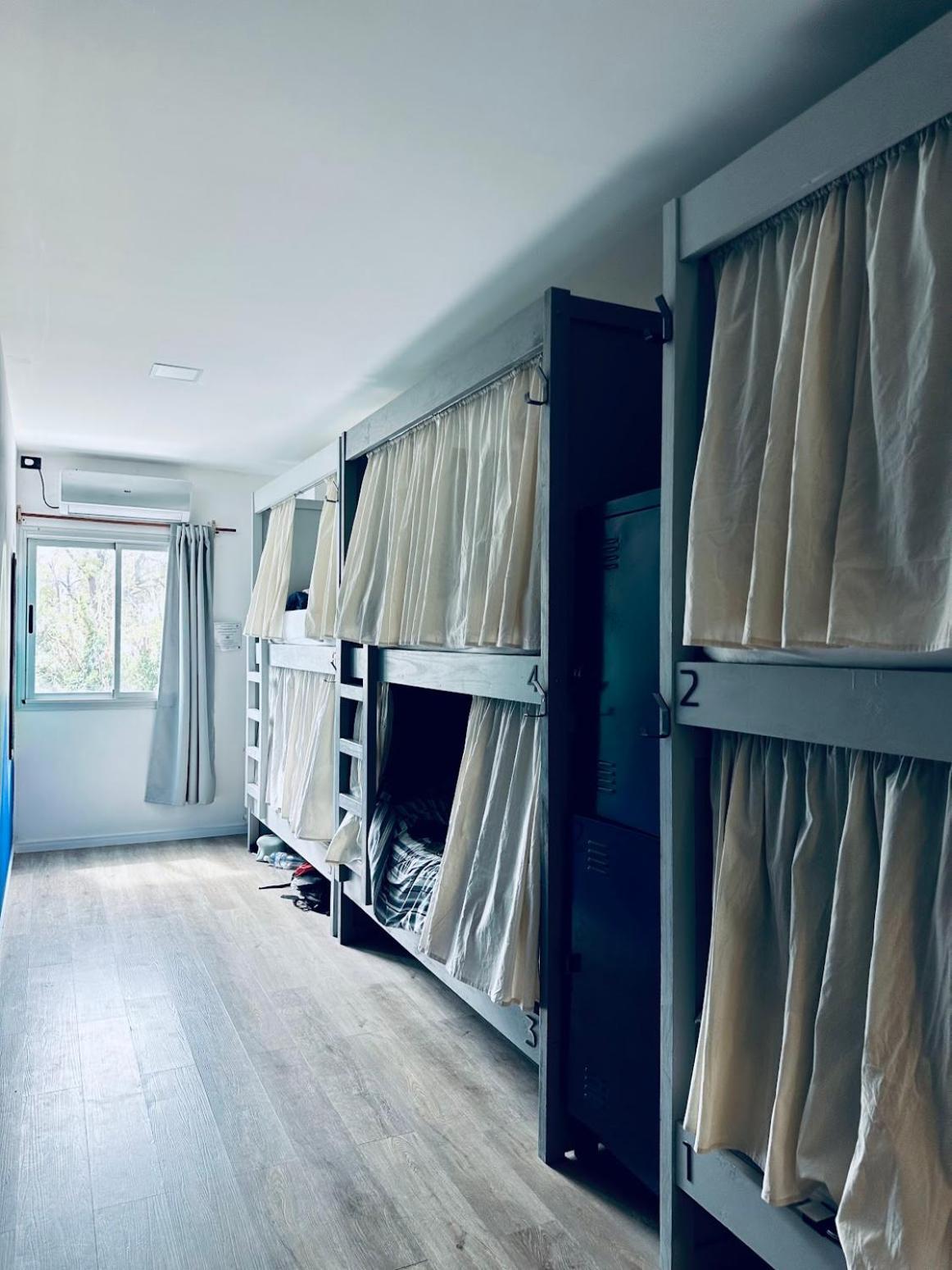 Gorilla Hostel Мендоса Номер фото
